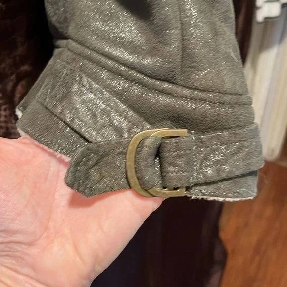 Guess Vest - Picture 8 of 11